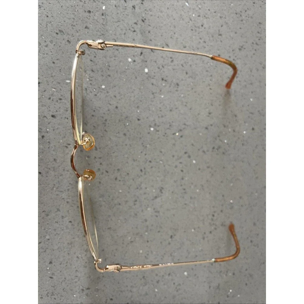Elizabeth Arden this frames
